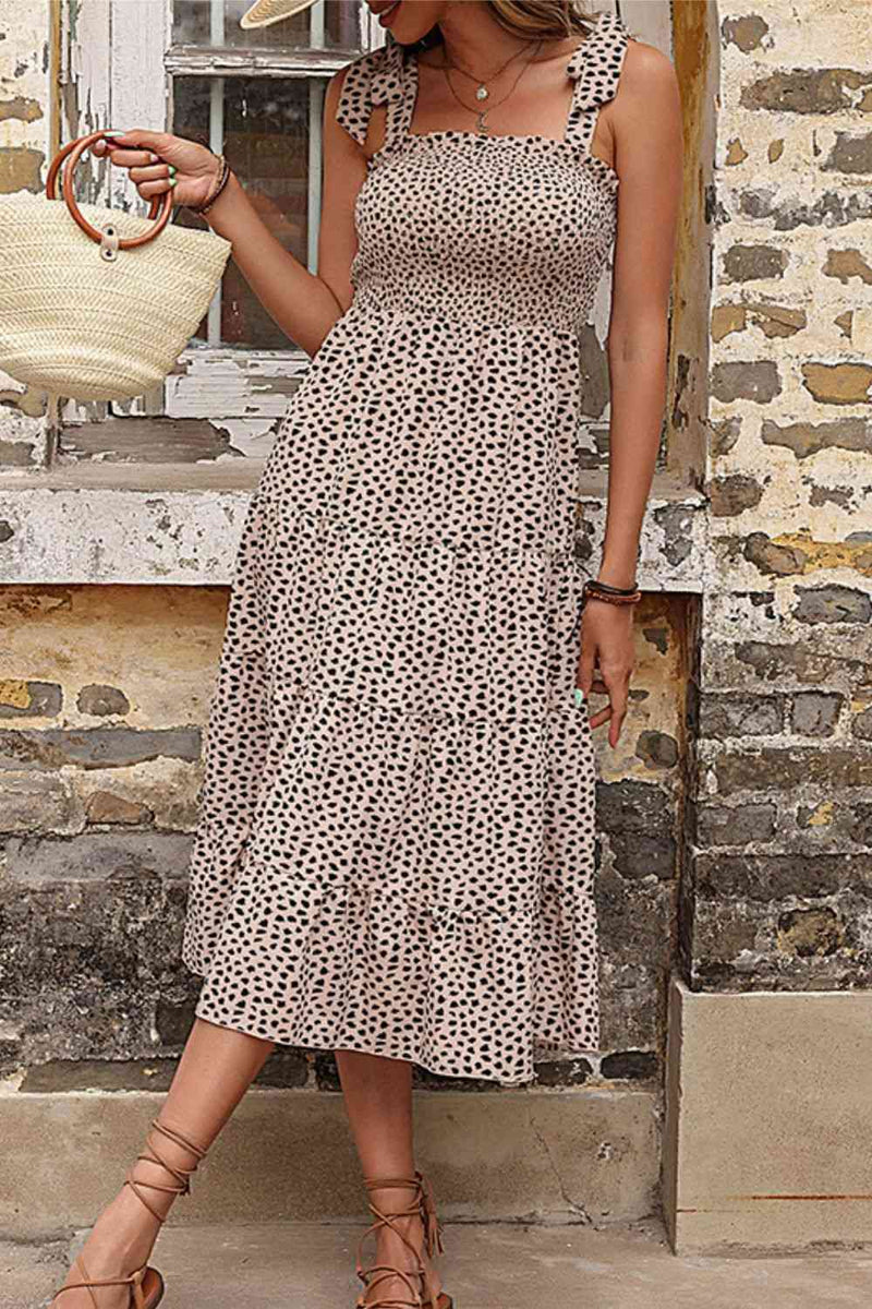 Vestido fruncido con hombros anudados y estampado de leopardo