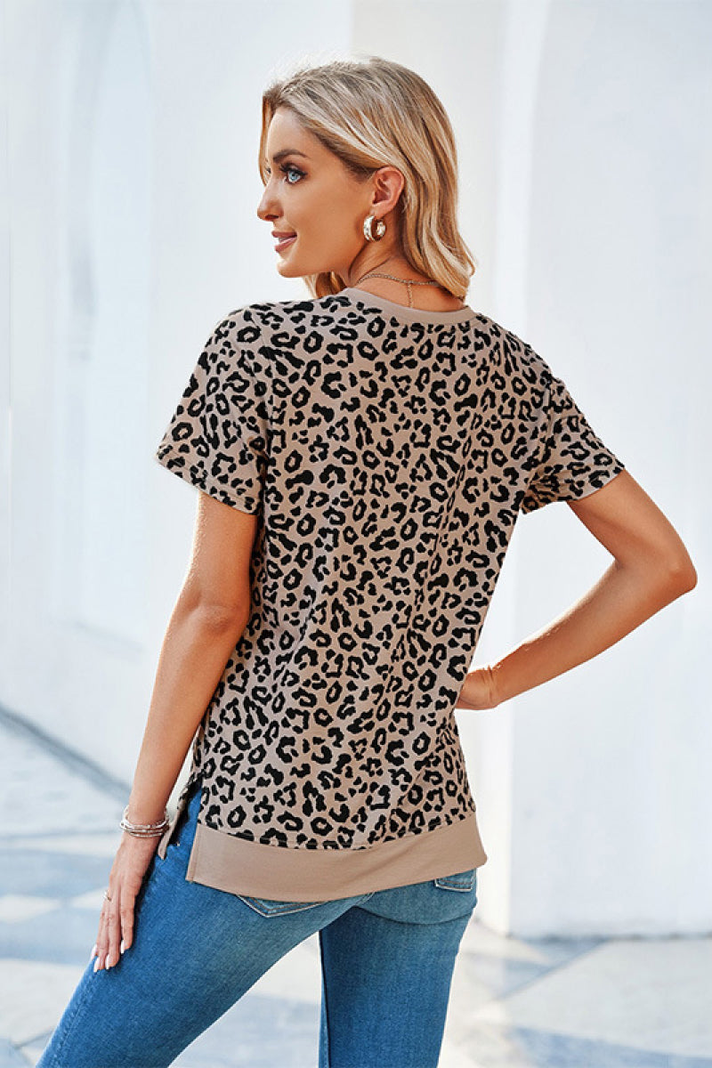 Camiseta de manga corta con estampado de leopardo