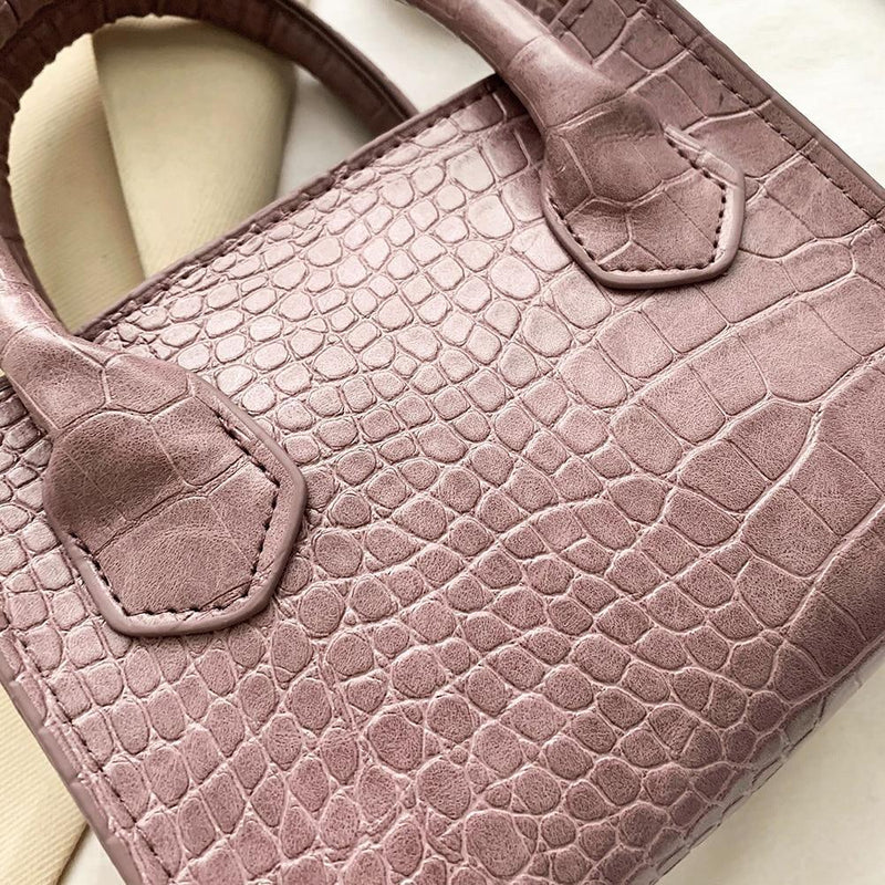 Classic Texture Faux Leather Handbag - AM APPAREL
