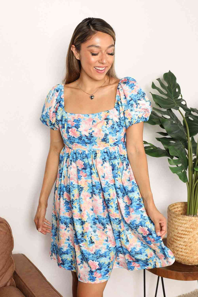 Vestido con mangas abullonadas y cuello cuadrado floral de Double Take