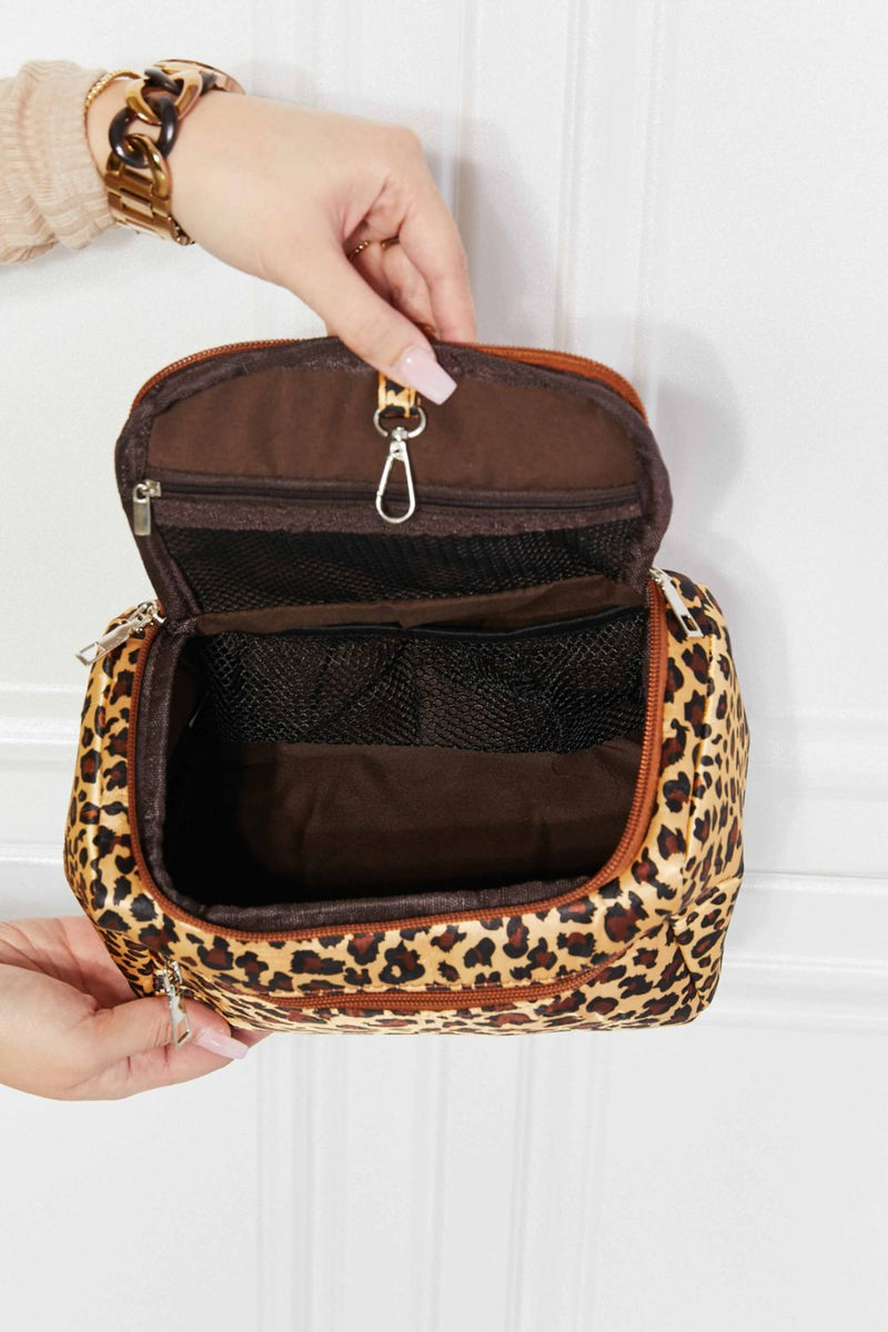 Bolsa de maquillaje estampada con correa